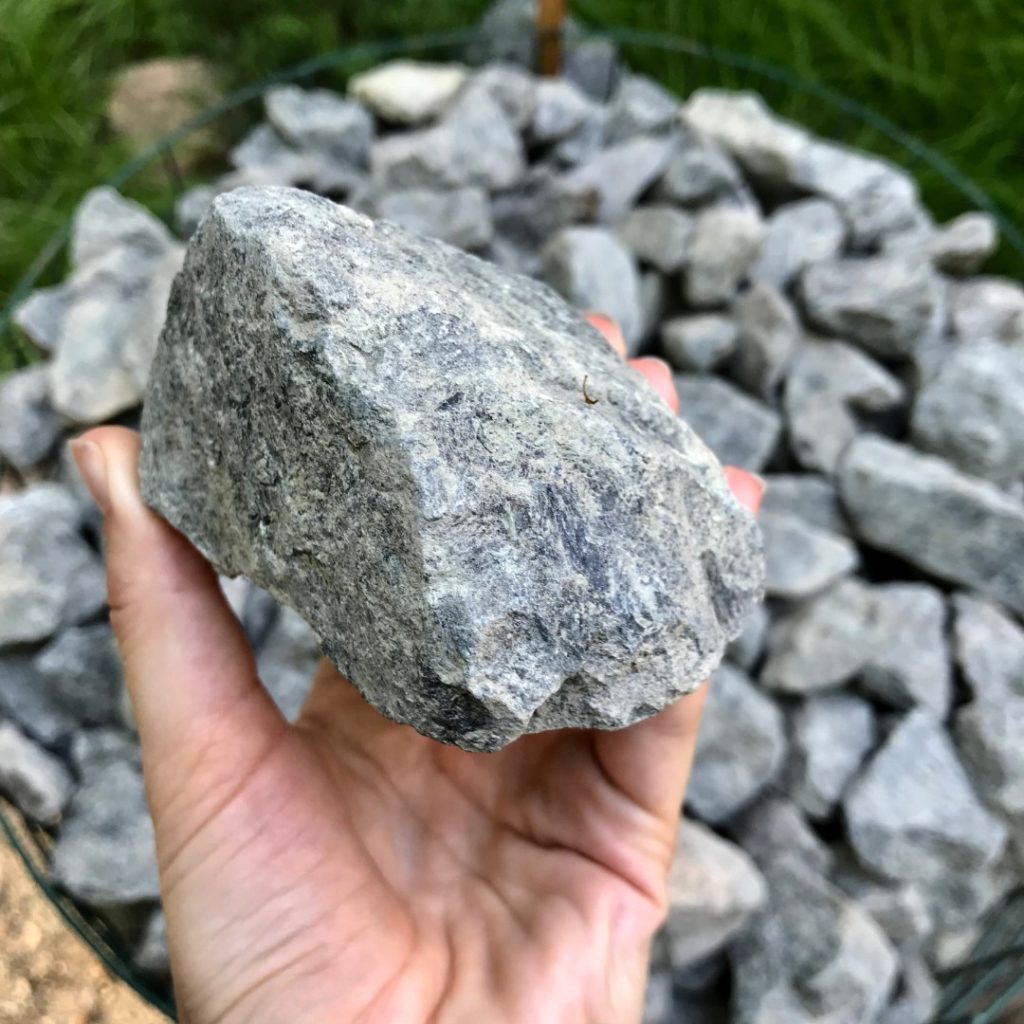 Камень диабаз