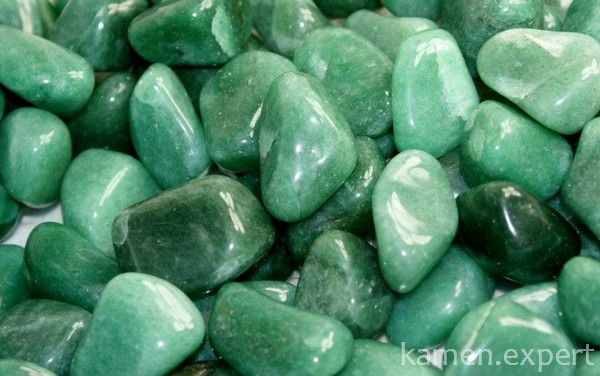 Зеленые камни